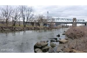 138th and Alexander - Photo 2 of 10