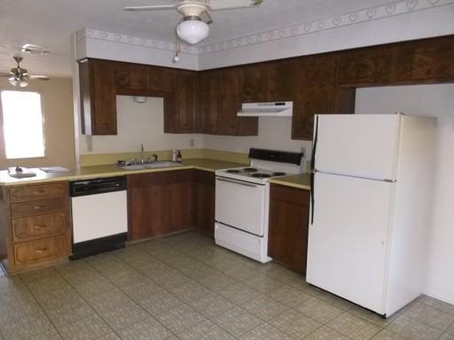 1821 Wilde Oak Cir - Photo 2 of 3