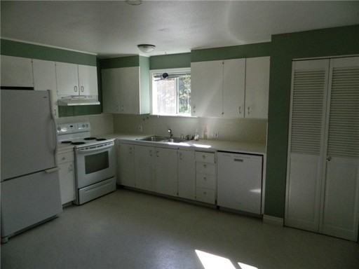 2548 NE 178th St - Photo 3 of 8