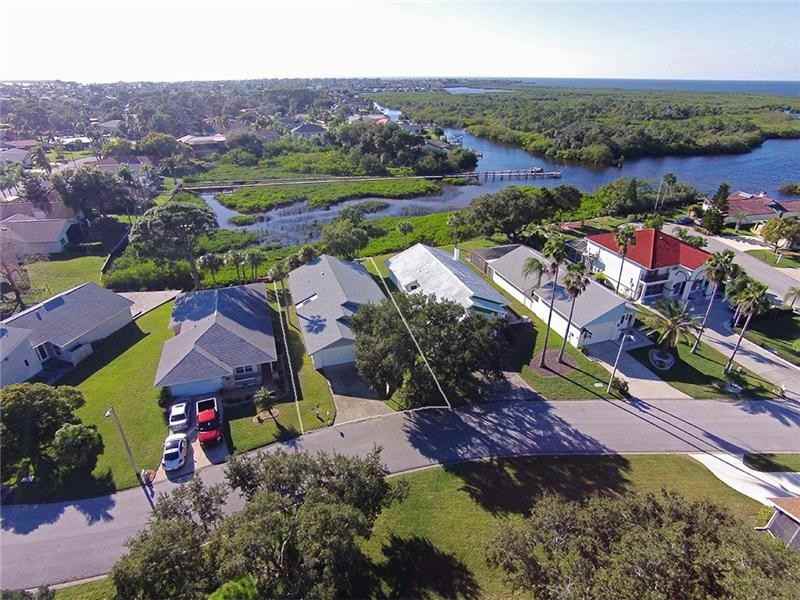 5631 Decatur Dr - Photo 3 of 27