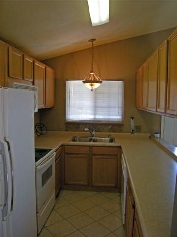 1114 Dorothy Ln - Photo 3 of 11