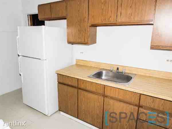 2428 N Sawyer Ave - Photo 2 of 10