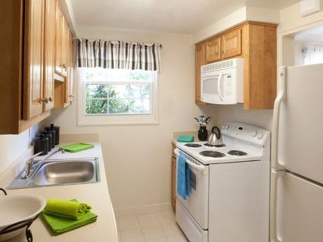 Gardencrest Apartments - Photo 2 of 7