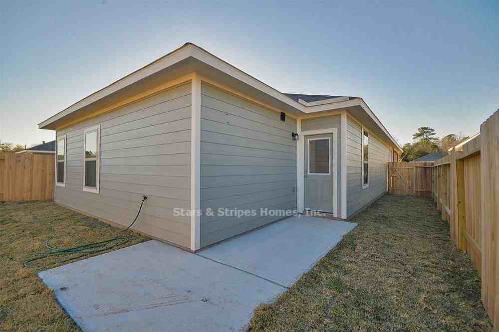 24726 Winema Wood Ln - Photo 3 of 19