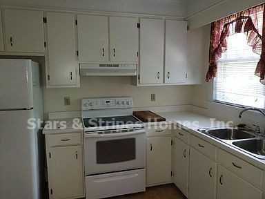 912 Lacy St - Photo 2 of 11