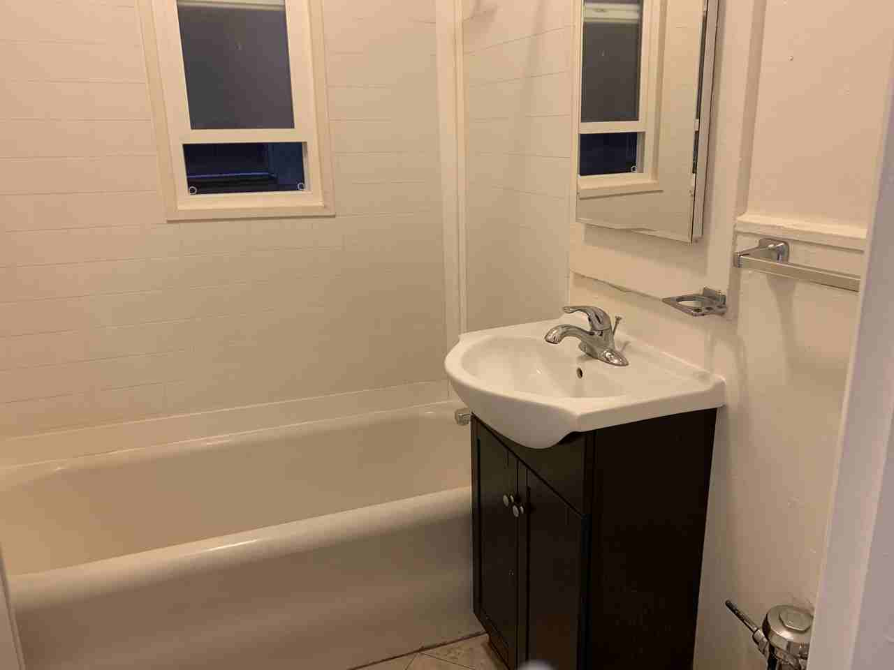 Symphony Tower Apartments - Photo 2 of 8