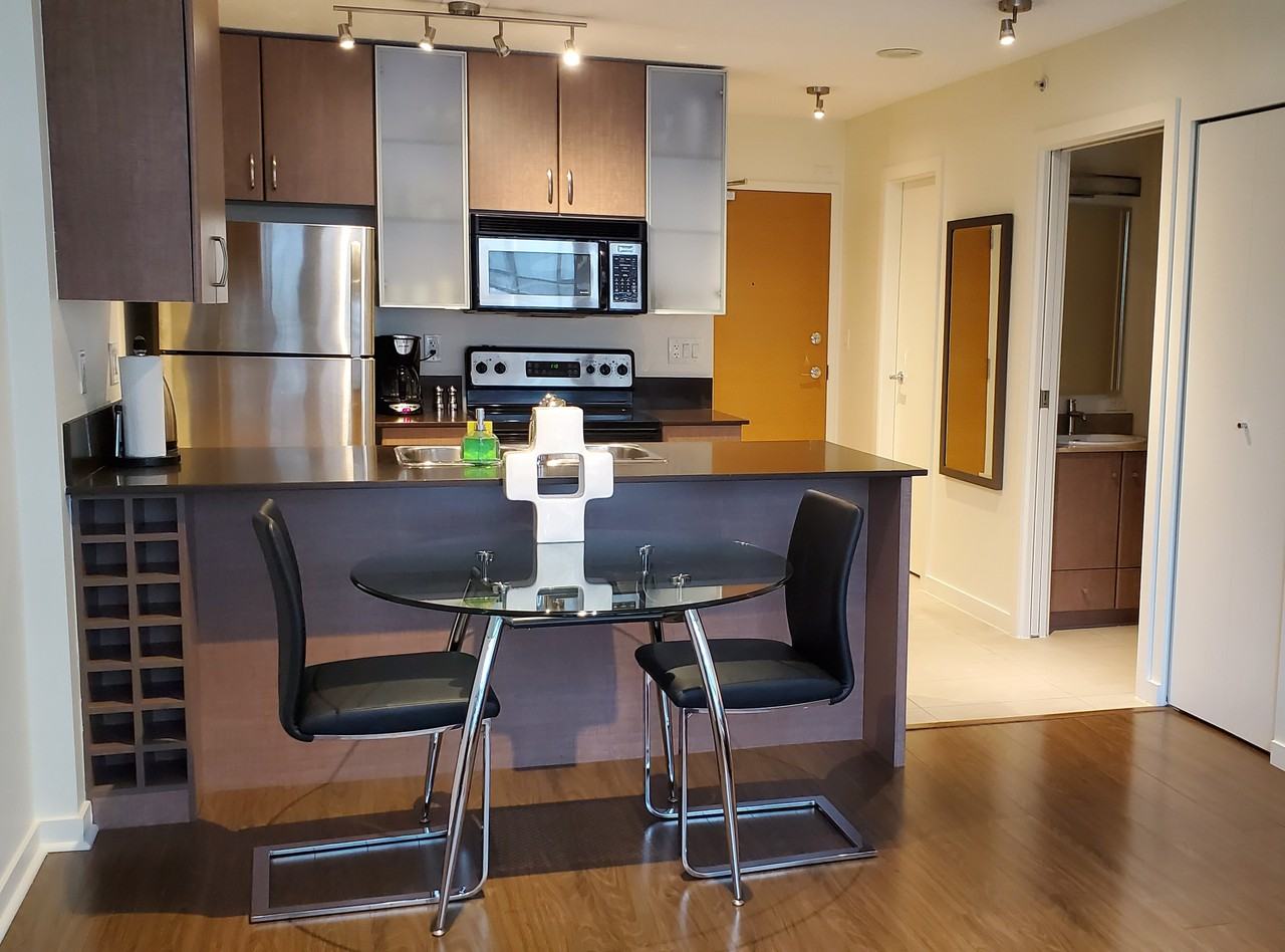 977 Mainland Street #7 - Photo 4 of 19