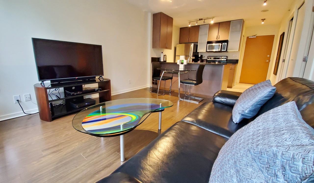 977 Mainland Street #7 - Photo 5 of 19