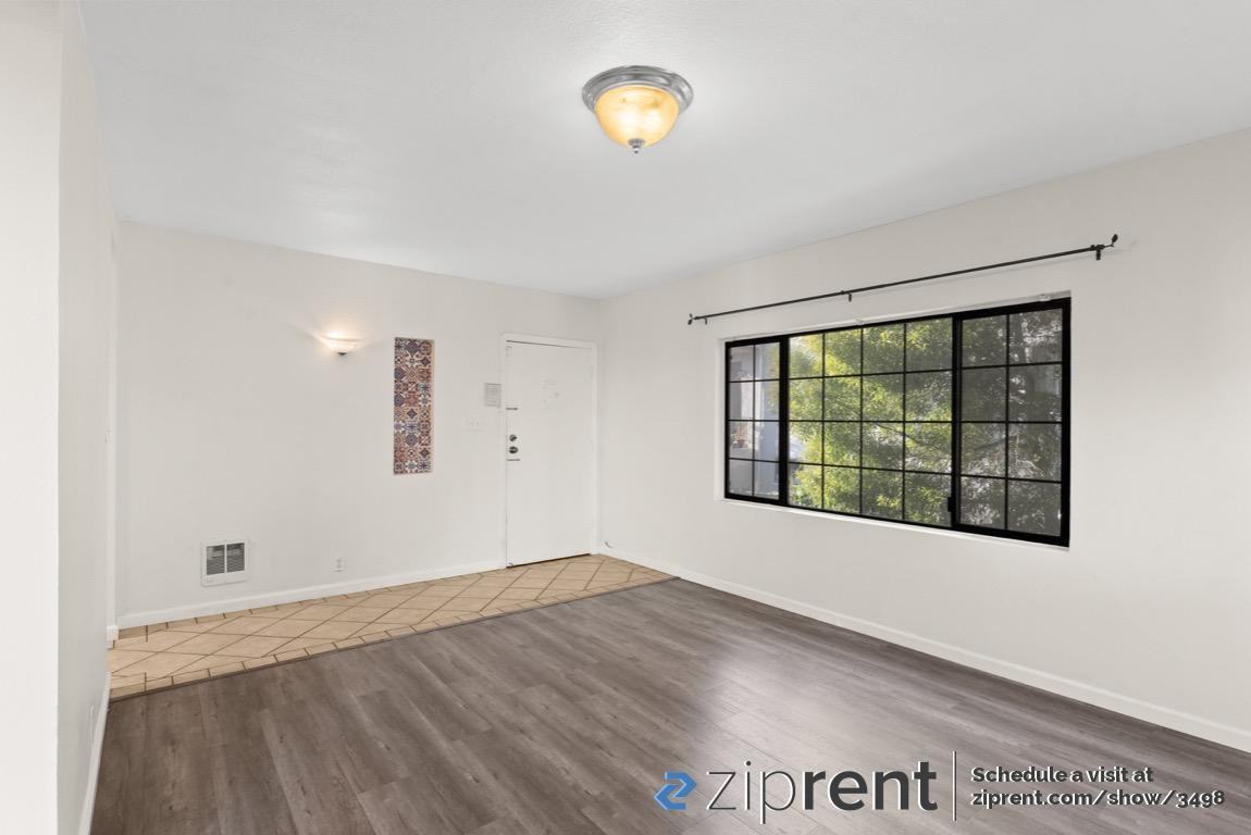 728 E 24th St - Photo 3 of 19