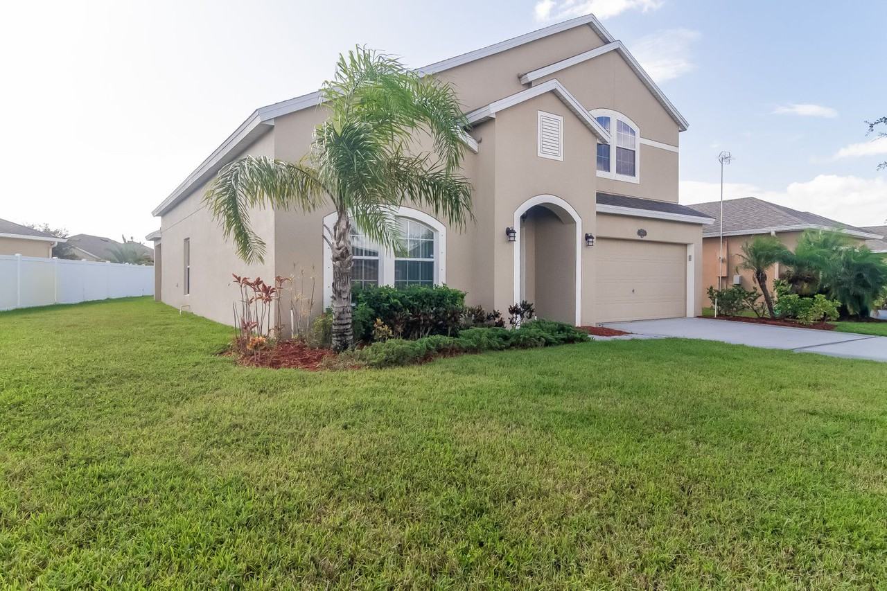 1455 Litchfield Dr - Photo 2 of 23