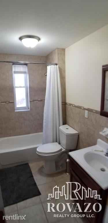 77 McAdoo Ave - Photo 2 of 3