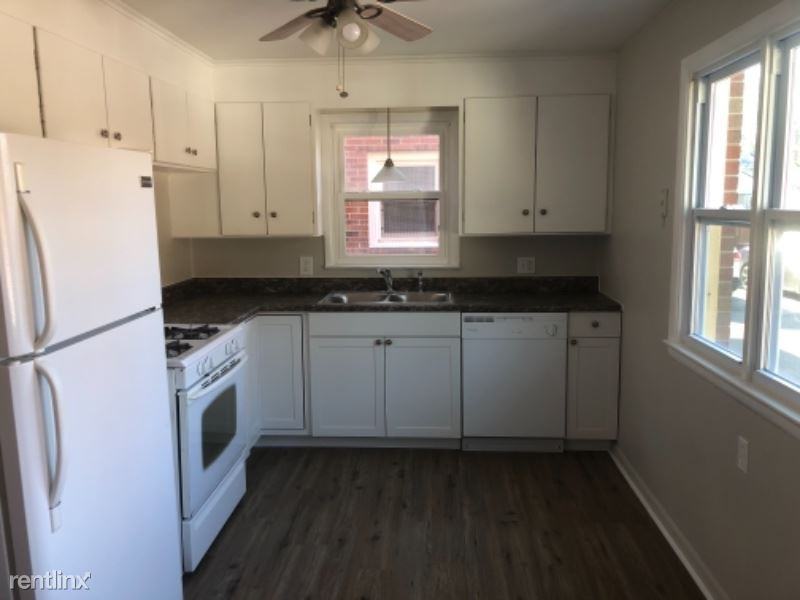 325 Bennington Dr - Photo 2 of 17