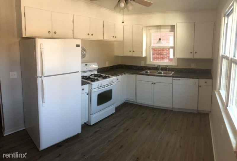 325 Bennington Dr - Photo 3 of 17