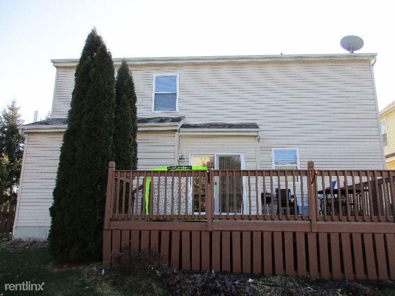 784 Sanville Dr - Photo 3 of 18