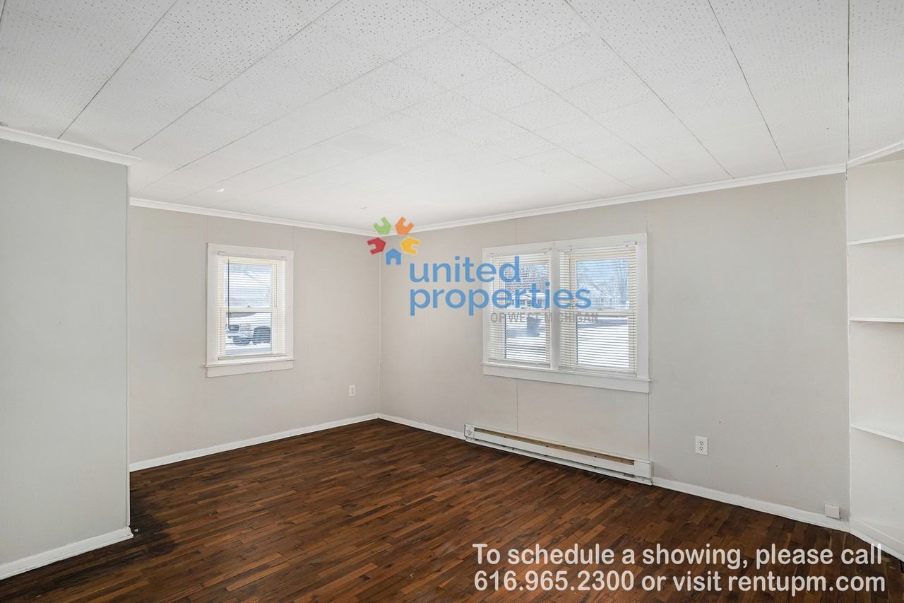150 43rd Street Southeast - Photo 2 of 20