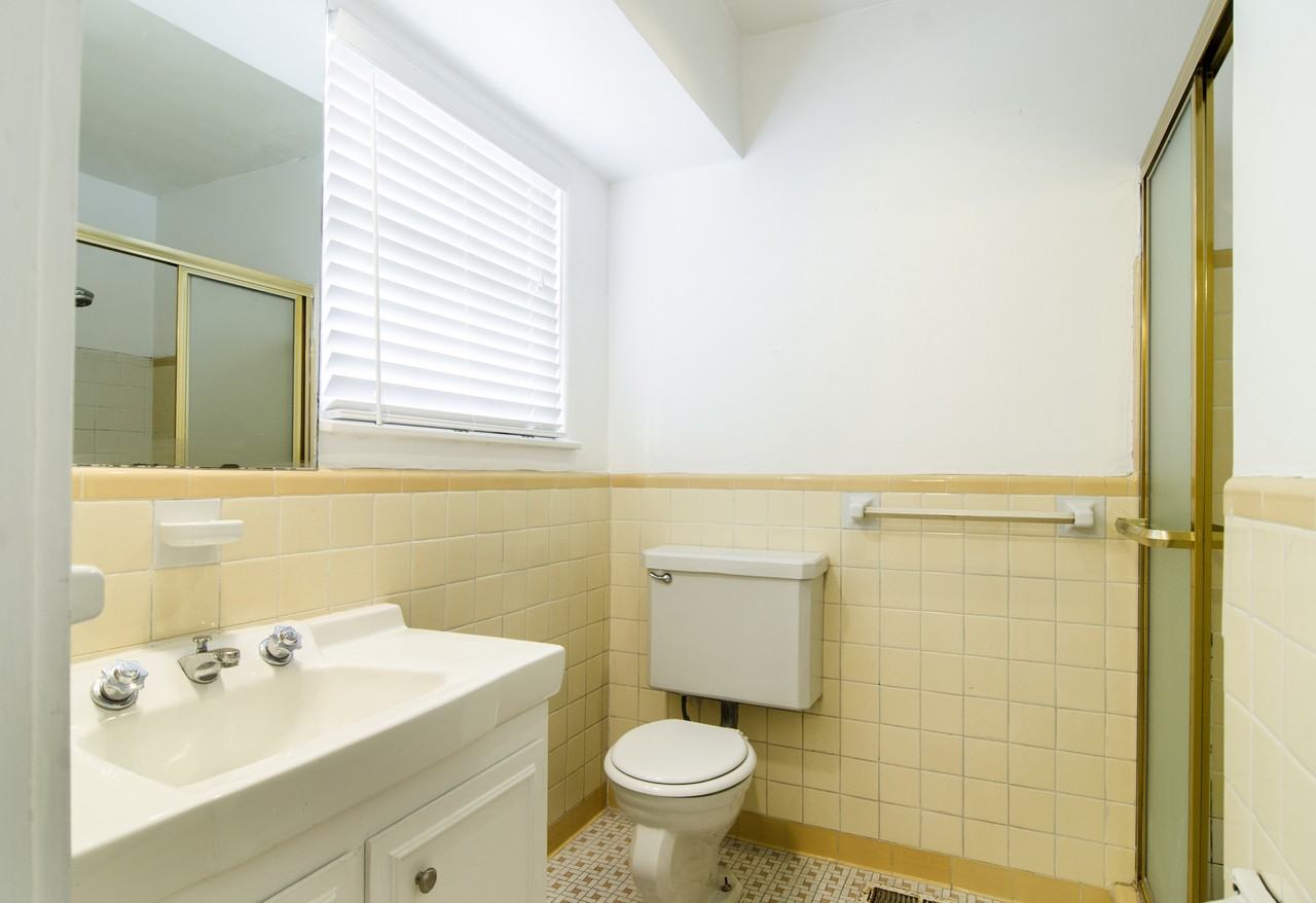 4301 Emerson Ave - Photo 2 of 10