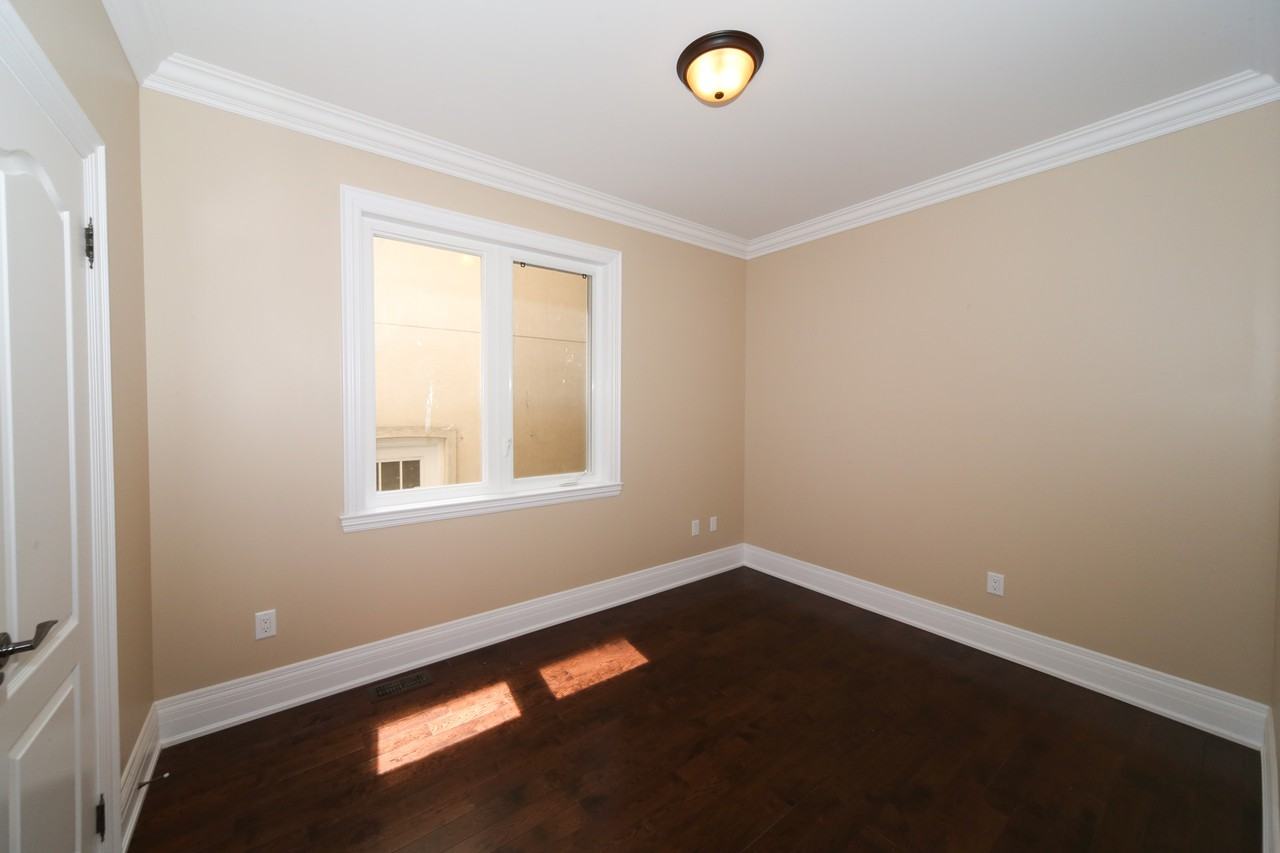 489 Lauder Avenue #Main - Photo 4 of 12