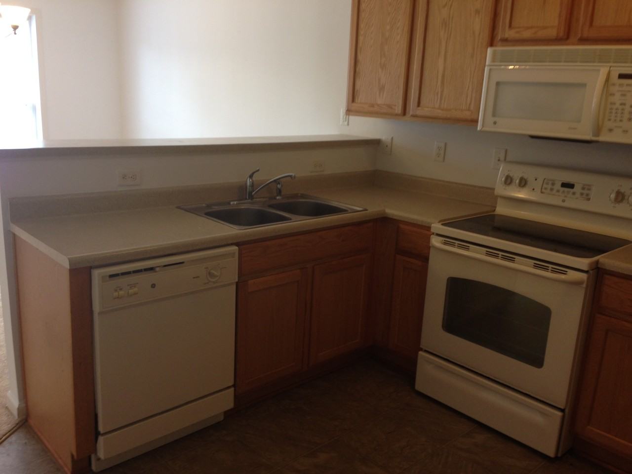 5404 Statler Ave - Photo 3 of 13