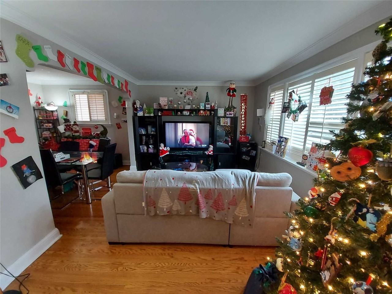 129 Dunblaine Avenue - Photo 3 of 15