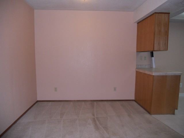 984 Summerplace Dr - Photo 3 of 10