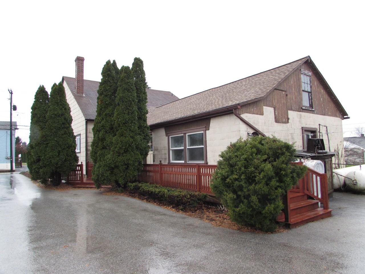 1467 Georgetown Rd - Photo 2 of 10