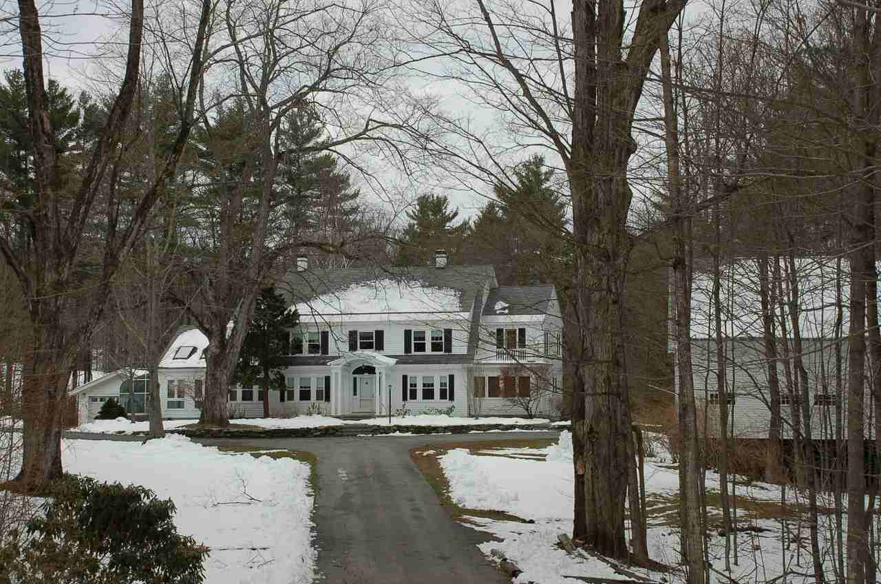 64 Bow Center Rd - Photo 2 of 19