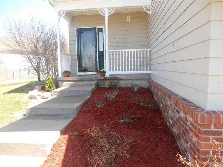 708 Knollwood St - Photo 3 of 24