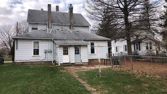 328 N Main St - Photo 2 of 17