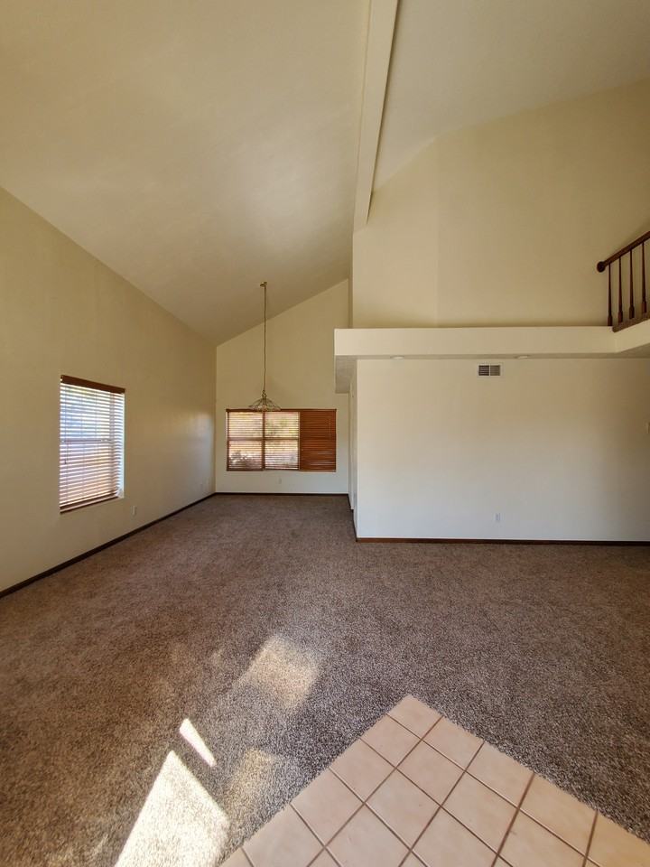8908 Henriette Wyeth Dr Ne - Photo 2 of 15