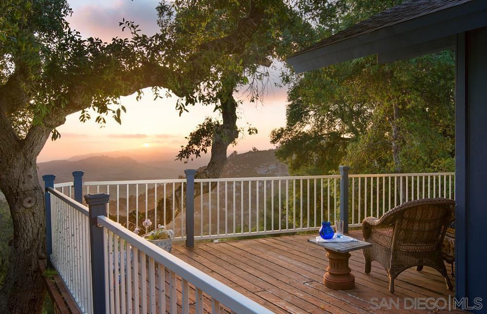 1546 Oakforest Rd - Photo 2 of 35