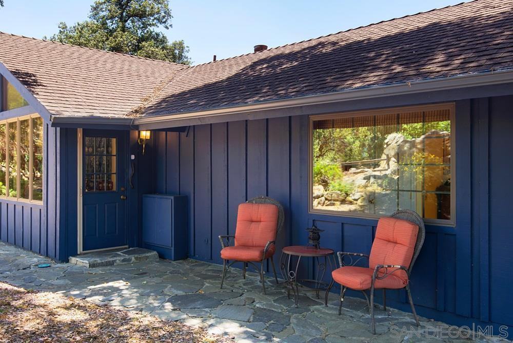 1546 Oakforest Rd - Photo 3 of 35