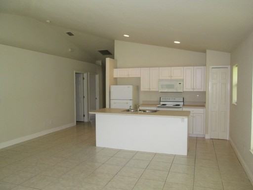 4606 30th St SW - Photo 3 of 13