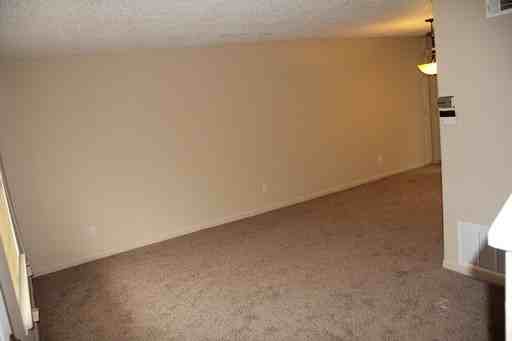304 Flagstone Way - Photo 2 of 12