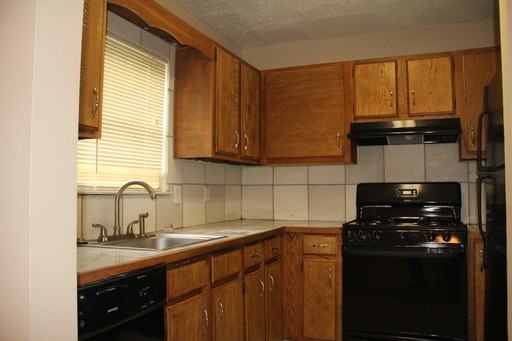 304 Flagstone Way - Photo 3 of 12