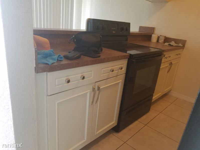 439 439 Auburn Drive 202 - Photo 3 of 12