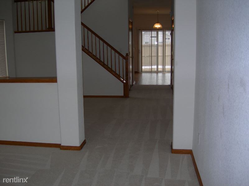 4324 Ravenswood Ct - Photo 2 of 10
