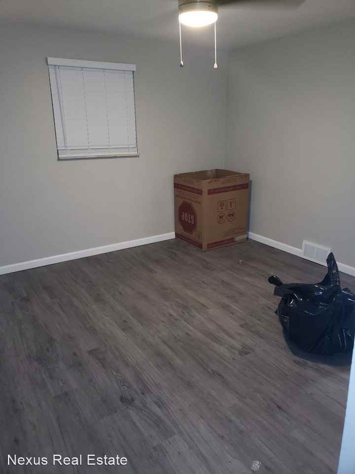 319 Glaser Ave - Photo 2 of 10
