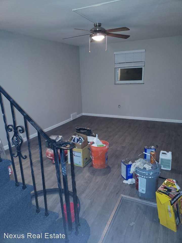 319 Glaser Ave - Photo 3 of 10