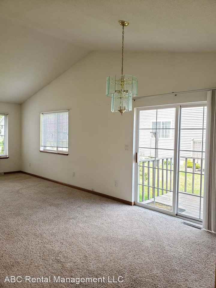 6113-15 Birchwood Lane - Photo 2 of 31