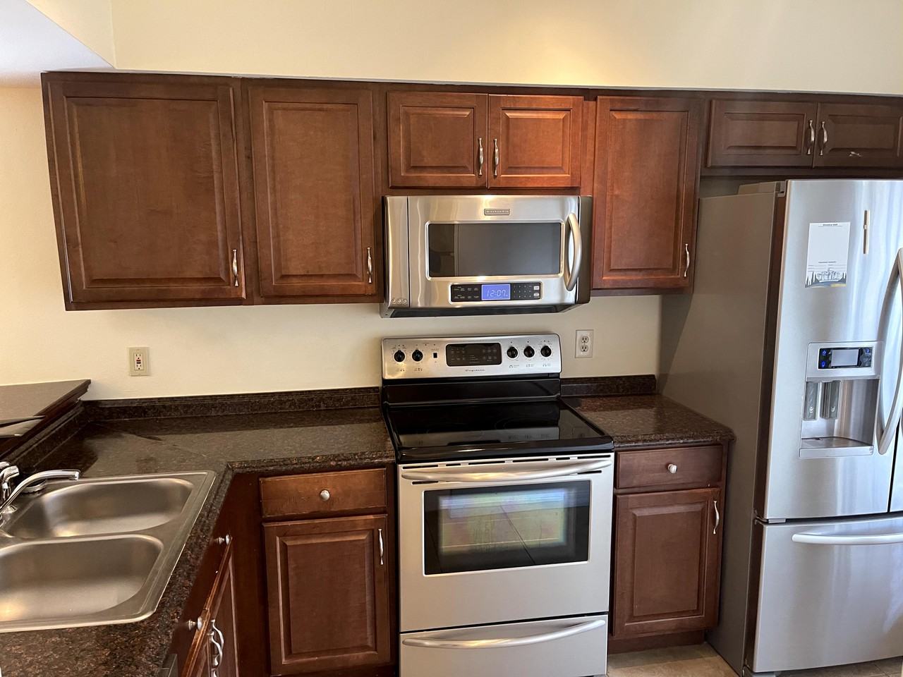 8425 Laurelon Pl - Photo 3 of 16