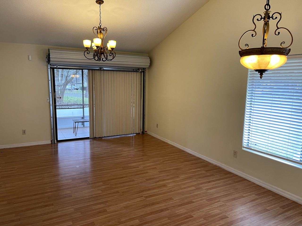 8425 Laurelon Pl - Photo 5 of 16