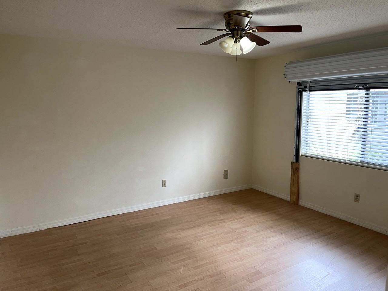 8425 Laurelon Pl - Photo 7 of 16