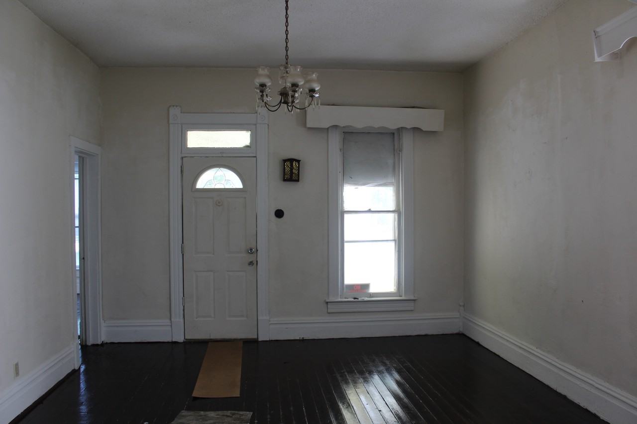 1657 E Main St - Photo 2 of 11