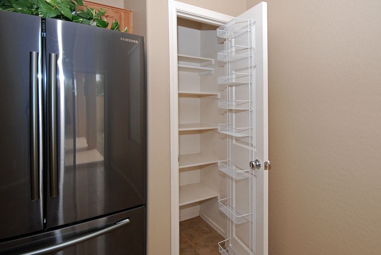 2010 S Falcon Dr - Photo 4 of 18