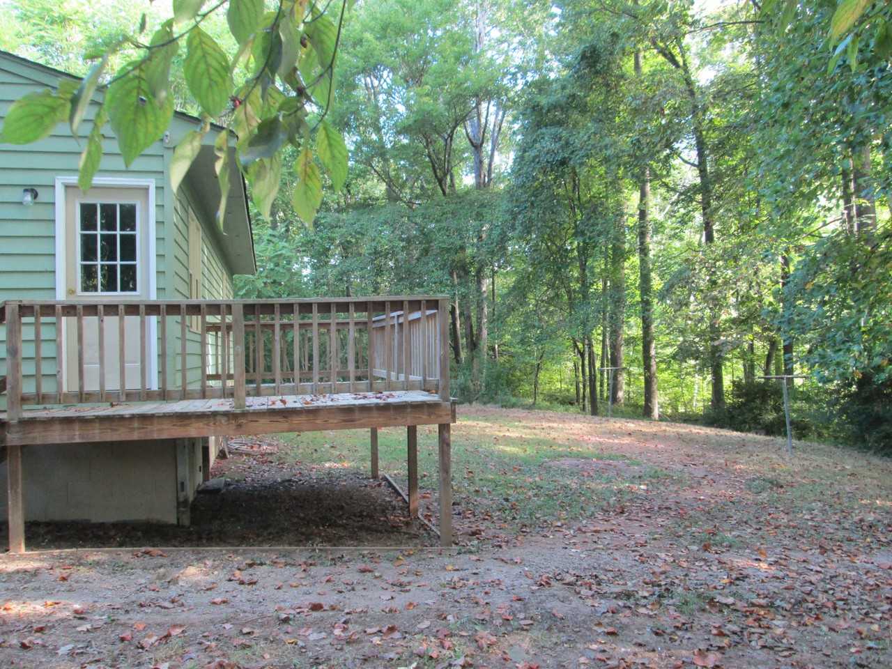 2498 Mountain View Rd - Photo 2 of 10