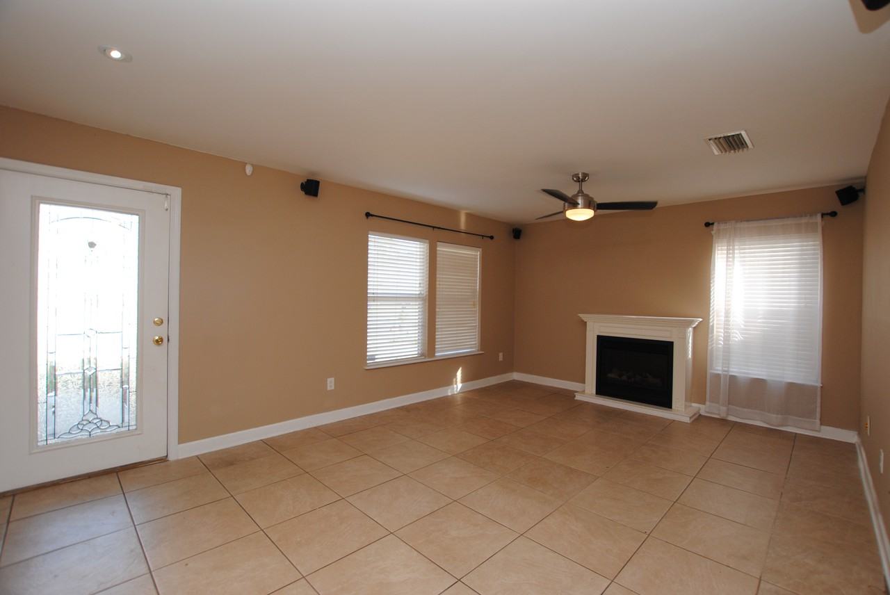 12722 Megan Jean Ct - Photo 2 of 14