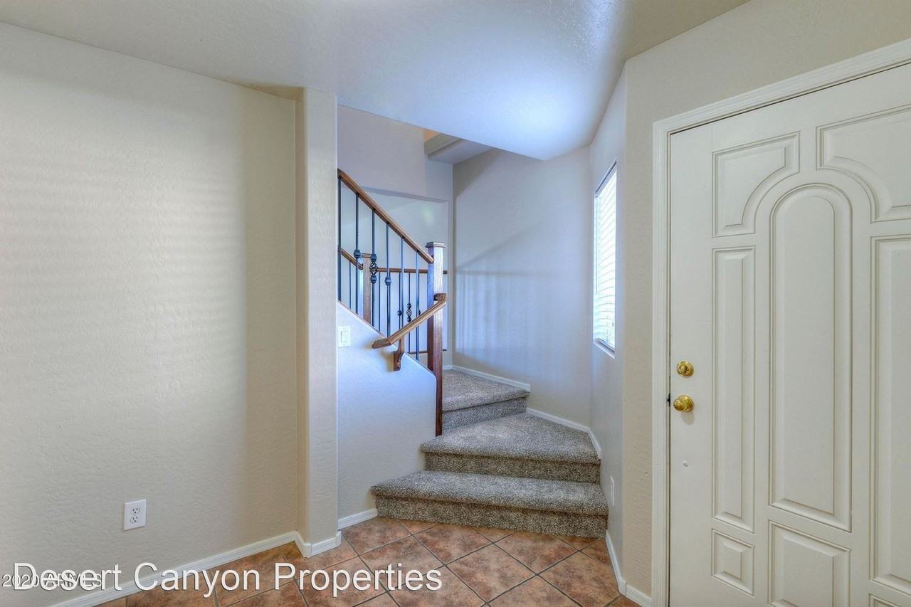 43313 W Cowpath Rd - Photo 2 of 15