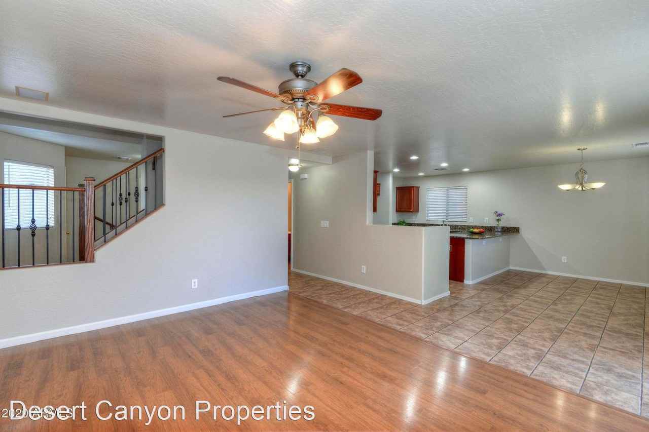43313 W Cowpath Rd - Photo 3 of 15