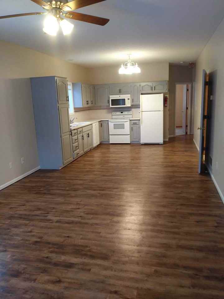 213 Lady Slipper Ave Ne - Photo 2 of 9