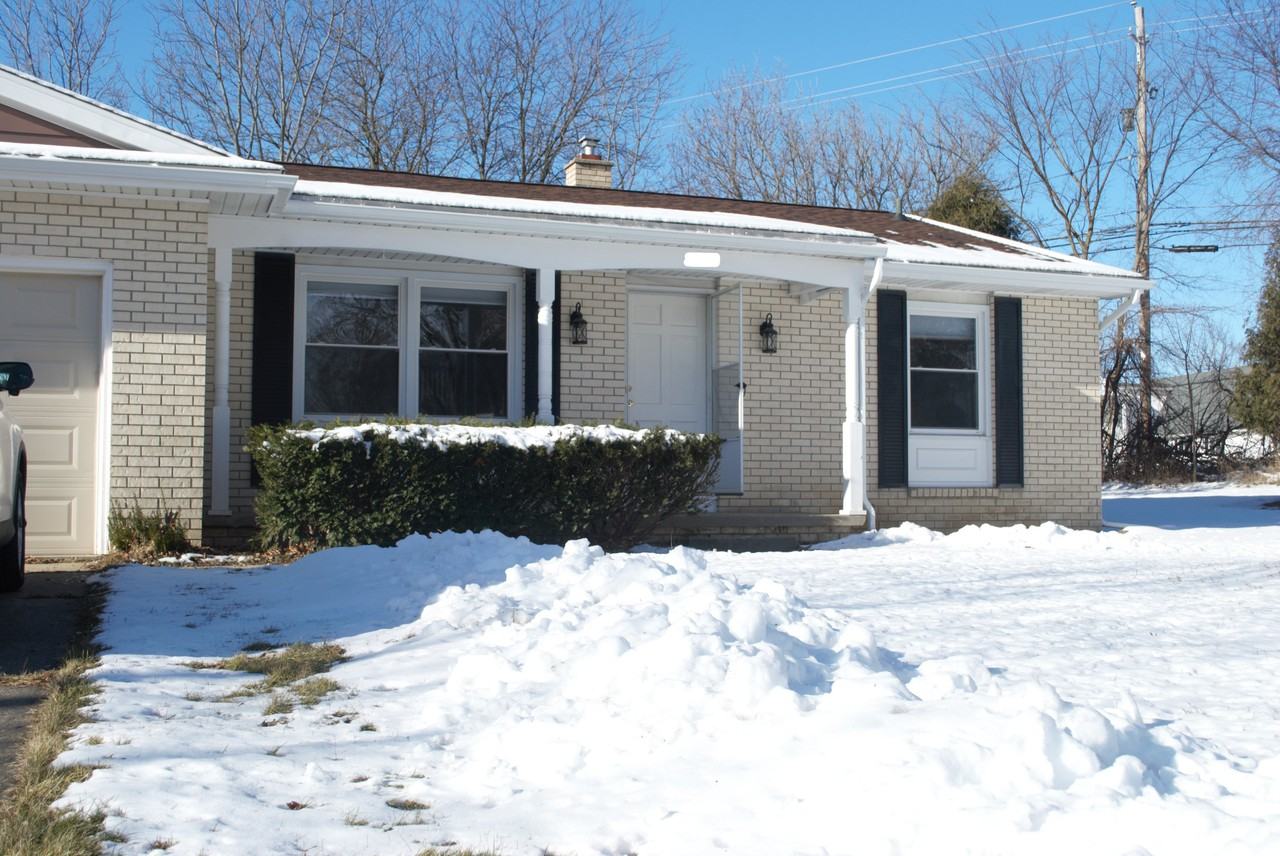 4735 Kingswood Drive - Photo 3 of 18